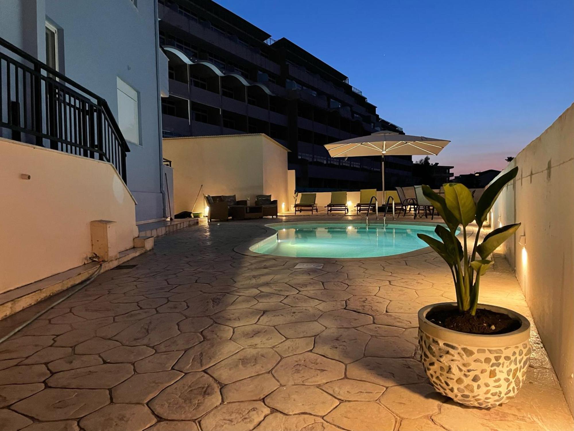 White&Blue Luxury Suites Ialysos (Rhodes) Exterior foto