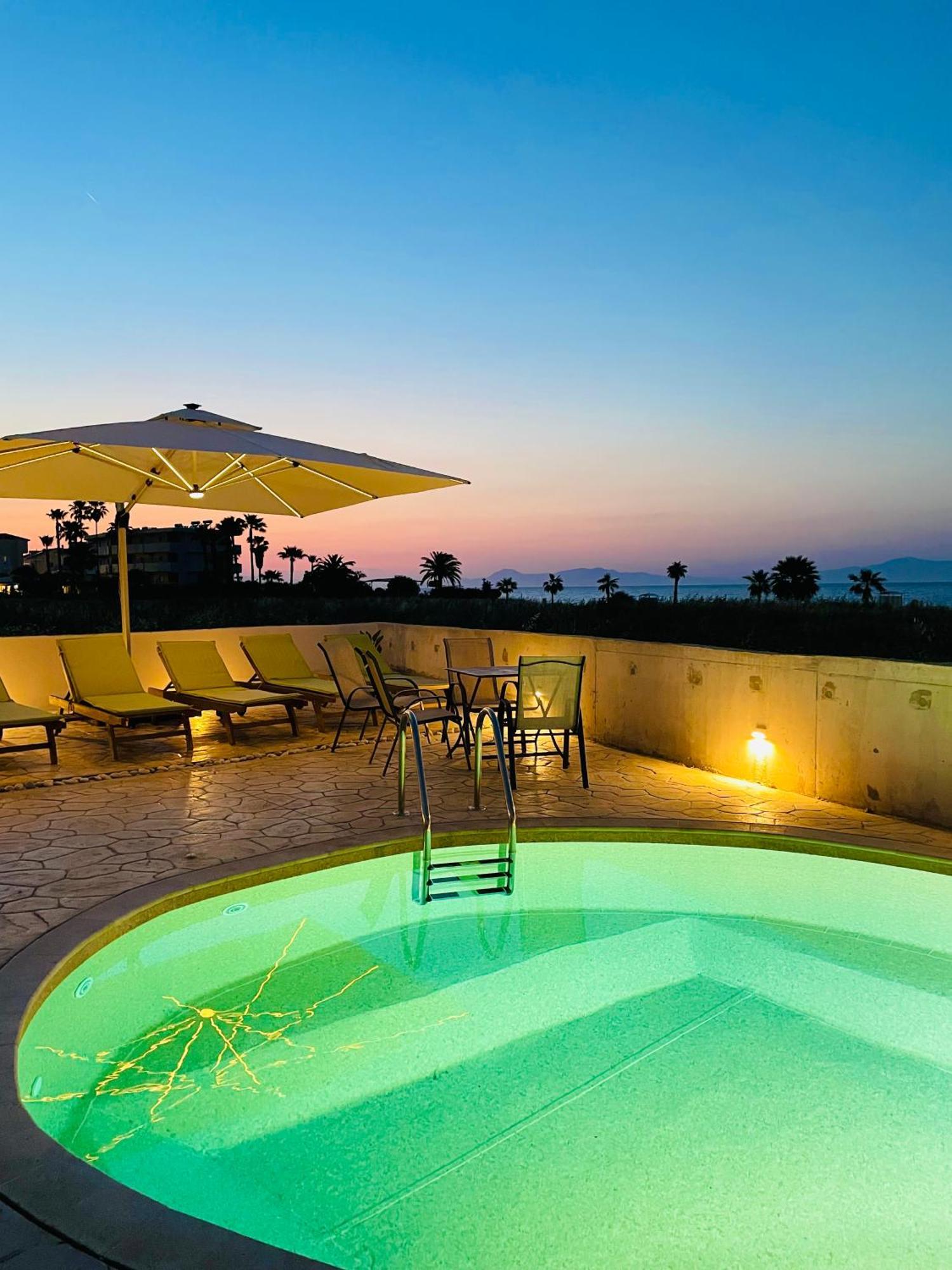 White&Blue Luxury Suites Ialysos (Rhodes) Exterior foto